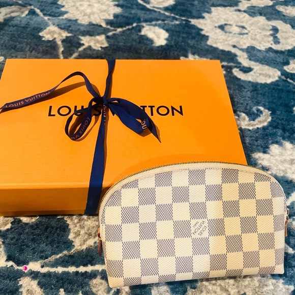 AUTHENTIC ~ Louis Vuitton Cosmetic Pouch in Damier Azur Canvas - Picture 11 of 12